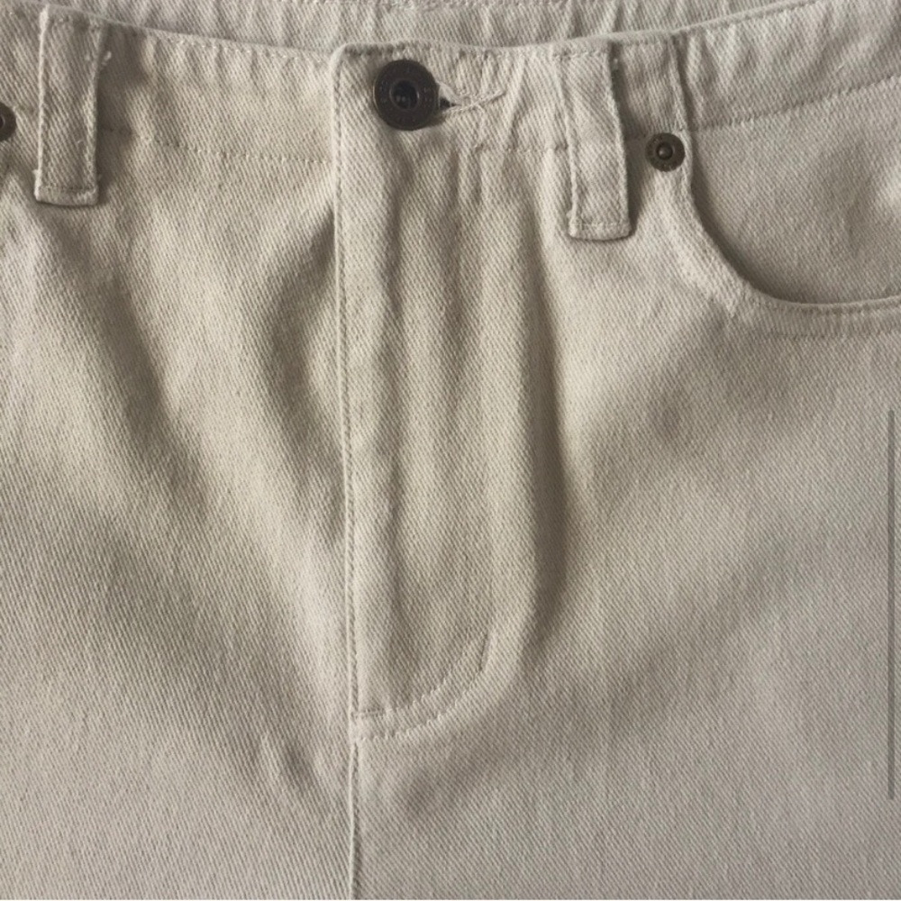 Liz Claiborne Bermuda Short Beige Size 10 - Picture 5 of 7